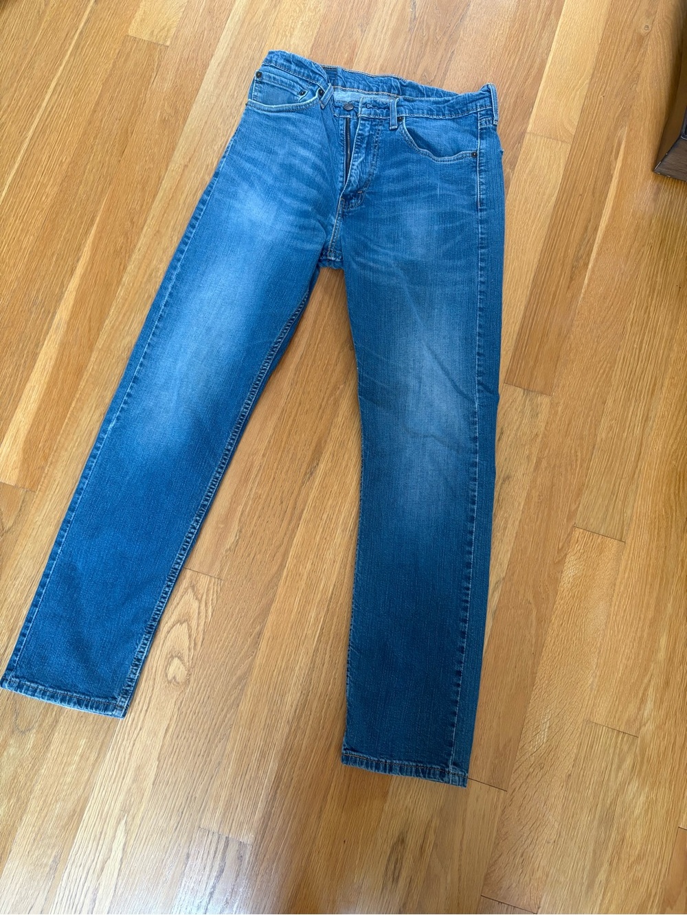 Classic Men's Levi Blue Denim Jeans